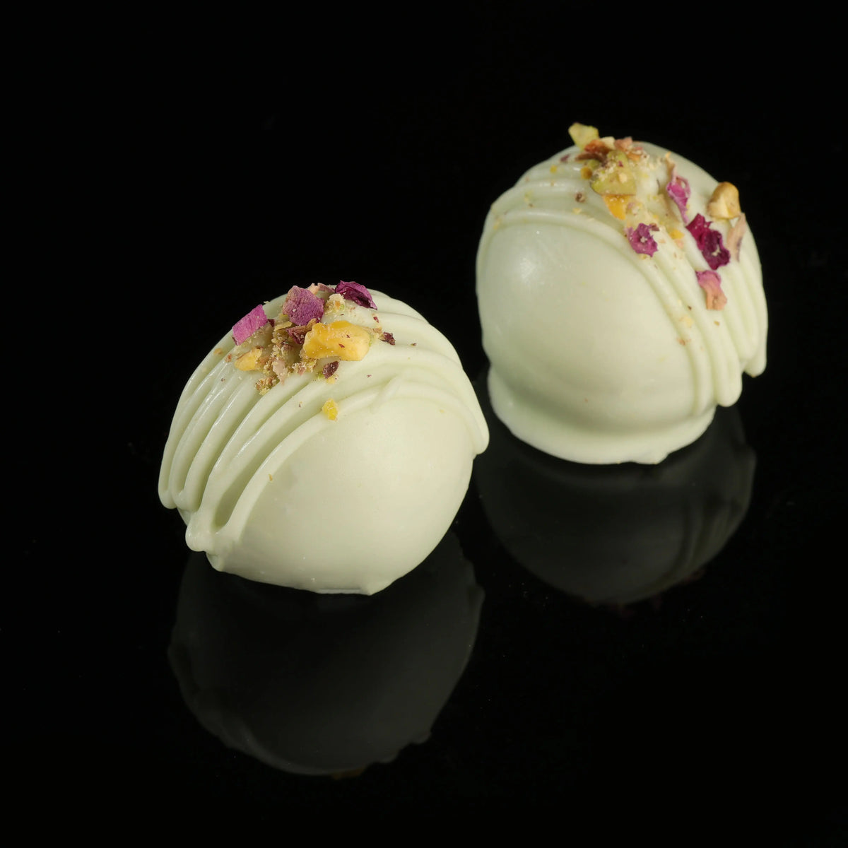Pistachio white chocolate Truffle Noix Noix Noix Noix
